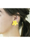 エマイユ イエロー フルールイヤリング M セシル・エ・ジャンヌ/CECILE ET JEANNE