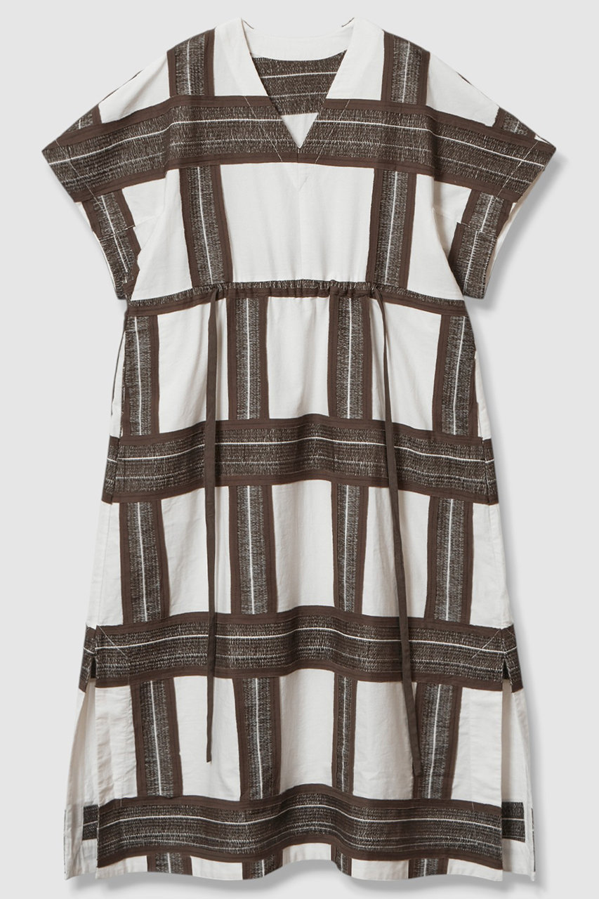 ジオメトリックエンブロイダリーワンピース