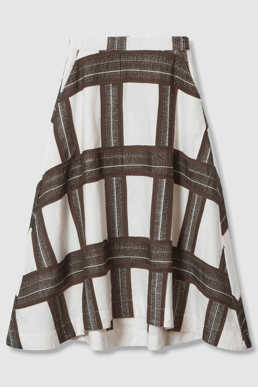 ジオメトリックエンブロイダリースカート