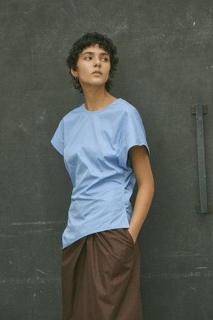 イレーヴ/YLEVEのFINX COTTON ウェザー アシンメトリー プルオーバー シャツ(110400/110402)