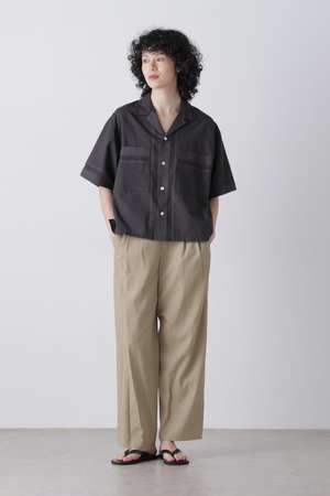 イレーヴ/YLEVEのYLEVE / HIGH TWISTED COTTON GABA EASY TROUSERS(110600/110601)