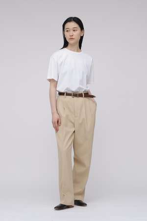 イレーヴ/YLEVEのYLEVE / HIGH TWISTED COTTON GABA TROUSERS(110600/110601)