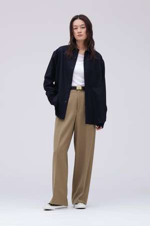 イレーヴ/YLEVEのYLEVE / WOOL TWILL TROUSERS(110600/110601)