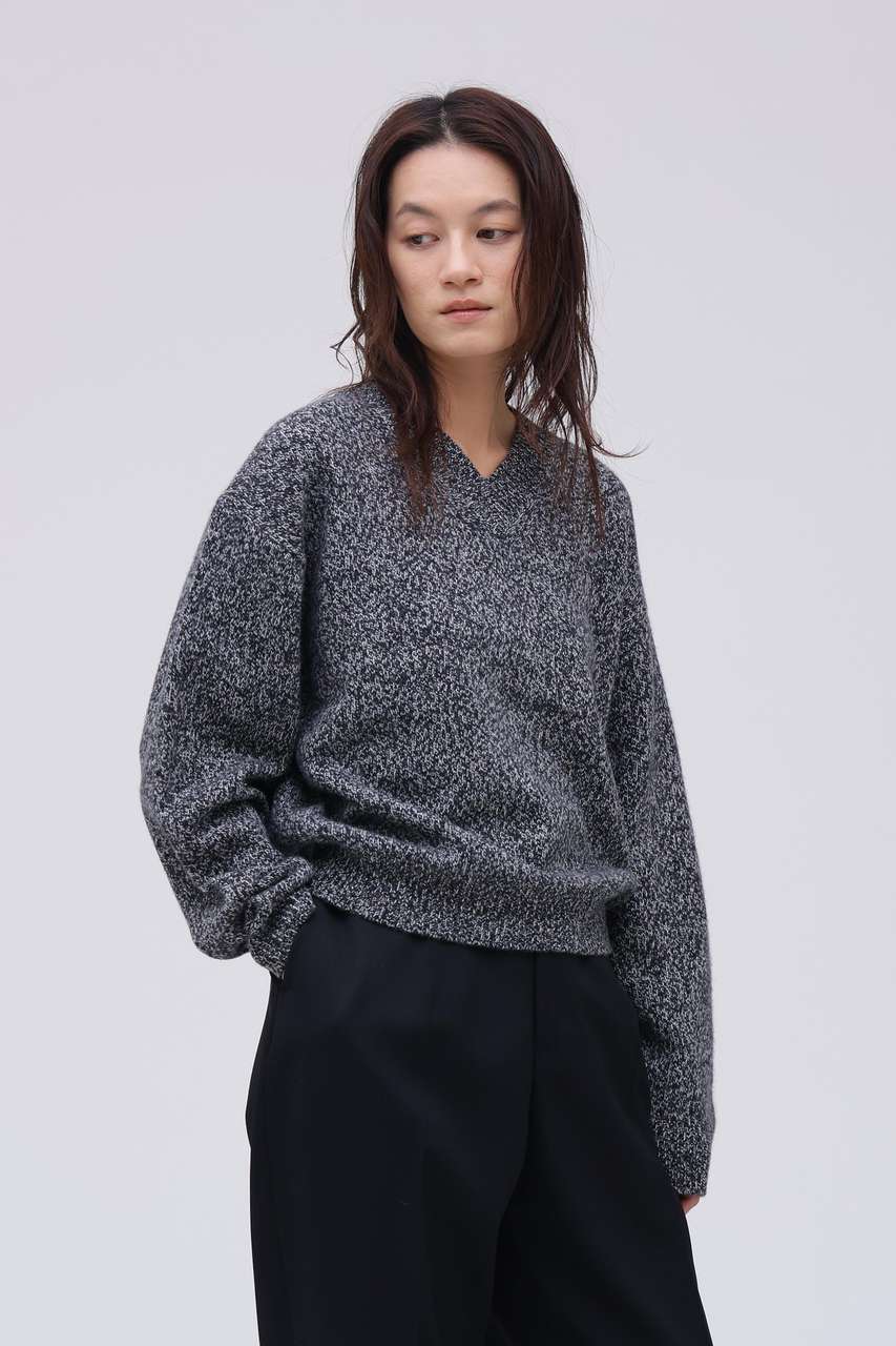 イレーヴ/YLEVEのYLEVE / WOOL CASHMERE MELANGE KNIT V NECK PULL OVER(ブラック/1685260086)