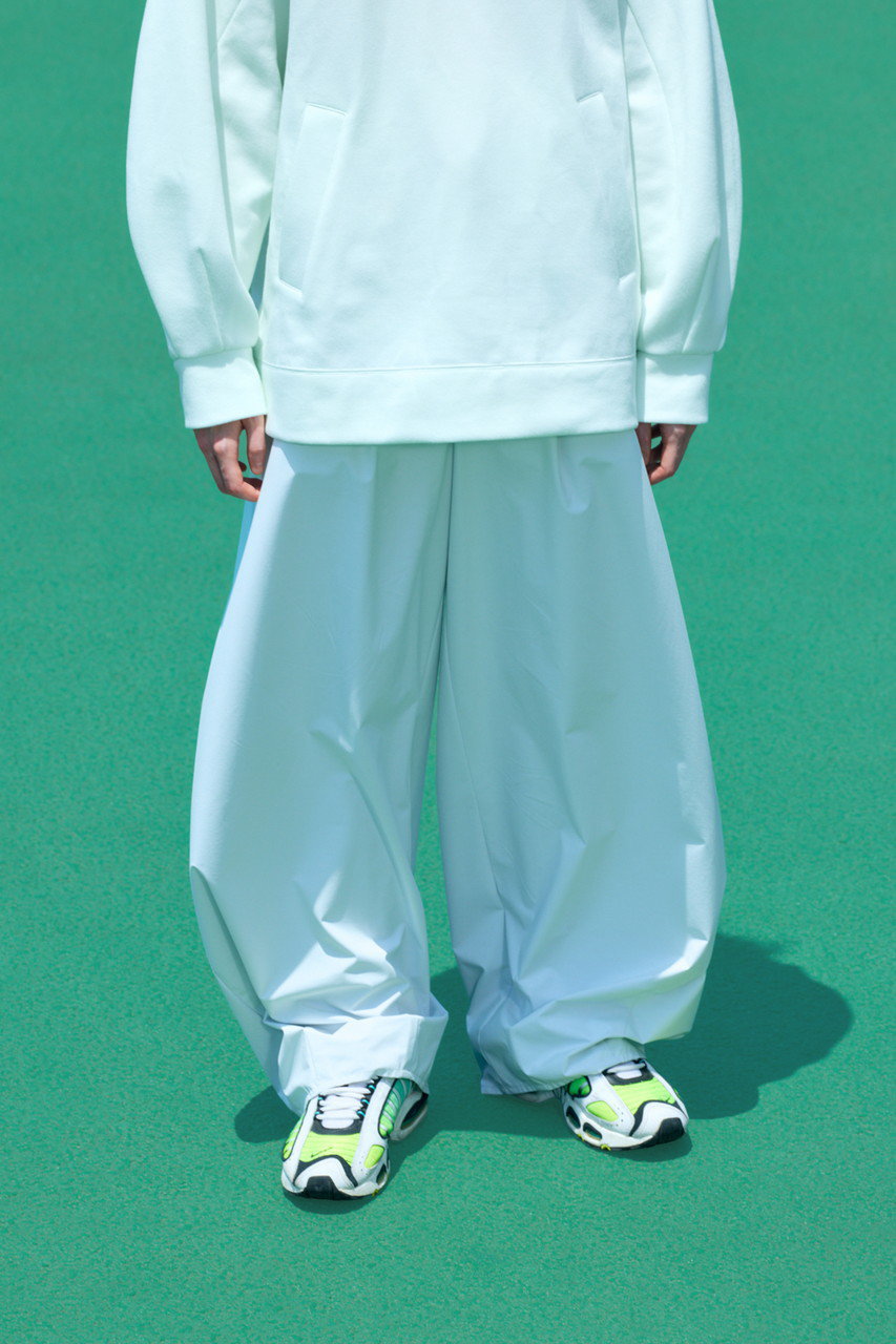 nagonstans(ナゴンスタンス)｜wide cocoon parachute pants/Salt の