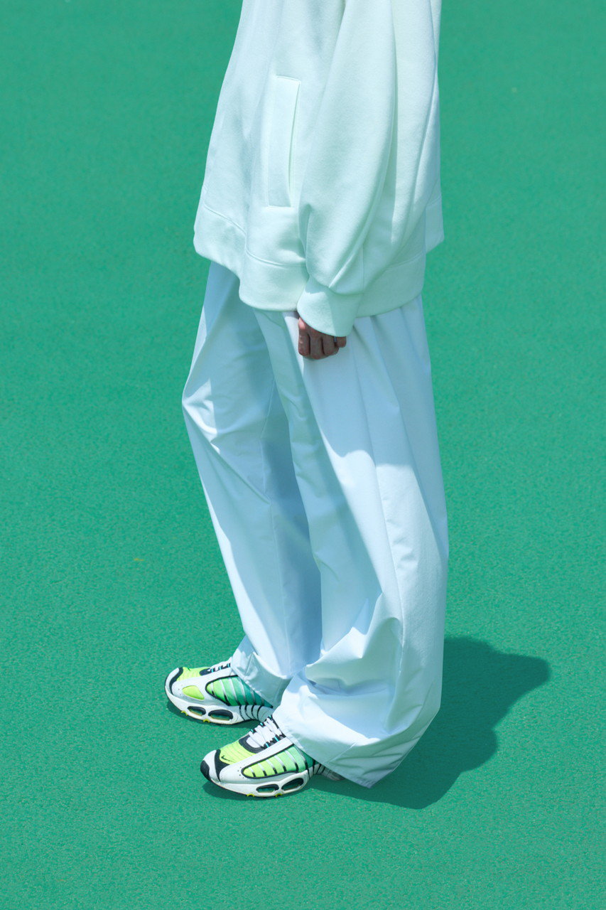 nagonstans(ナゴンスタンス)｜wide cocoon parachute pants/Salt の