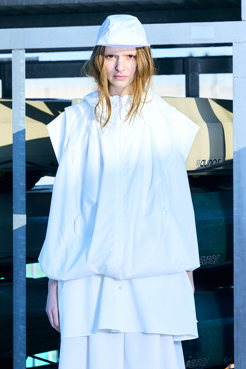 nagonstans(ナゴンスタンス)｜シリコンタイプライター Hooded Vest