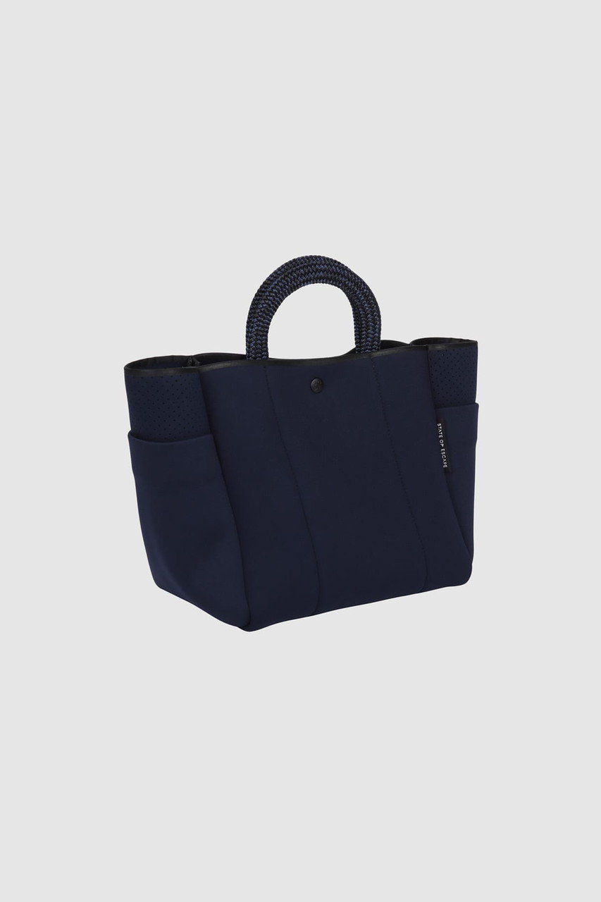 美品⭐️ステートオブエスケープ　プリクエル　スモール/ネイビー スタイリッシュかつ自然と馴染むフォルムが魅力のモデル「プリクエル