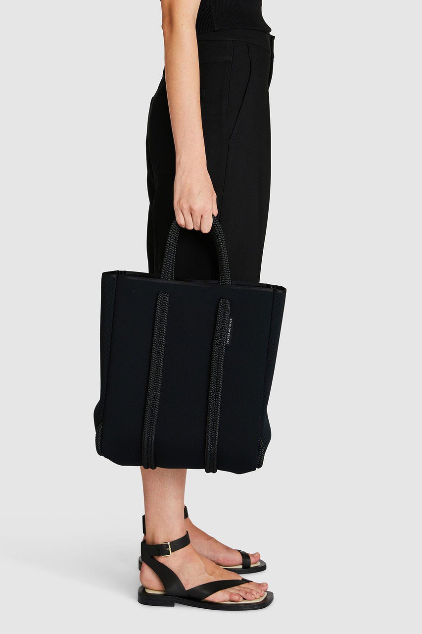 ステイトオブエスケープ 黒 サテライトフォリオ 5回未満使用 STATE OF ESCAPE(ステート オブ エスケープ)｜Satellite Folio