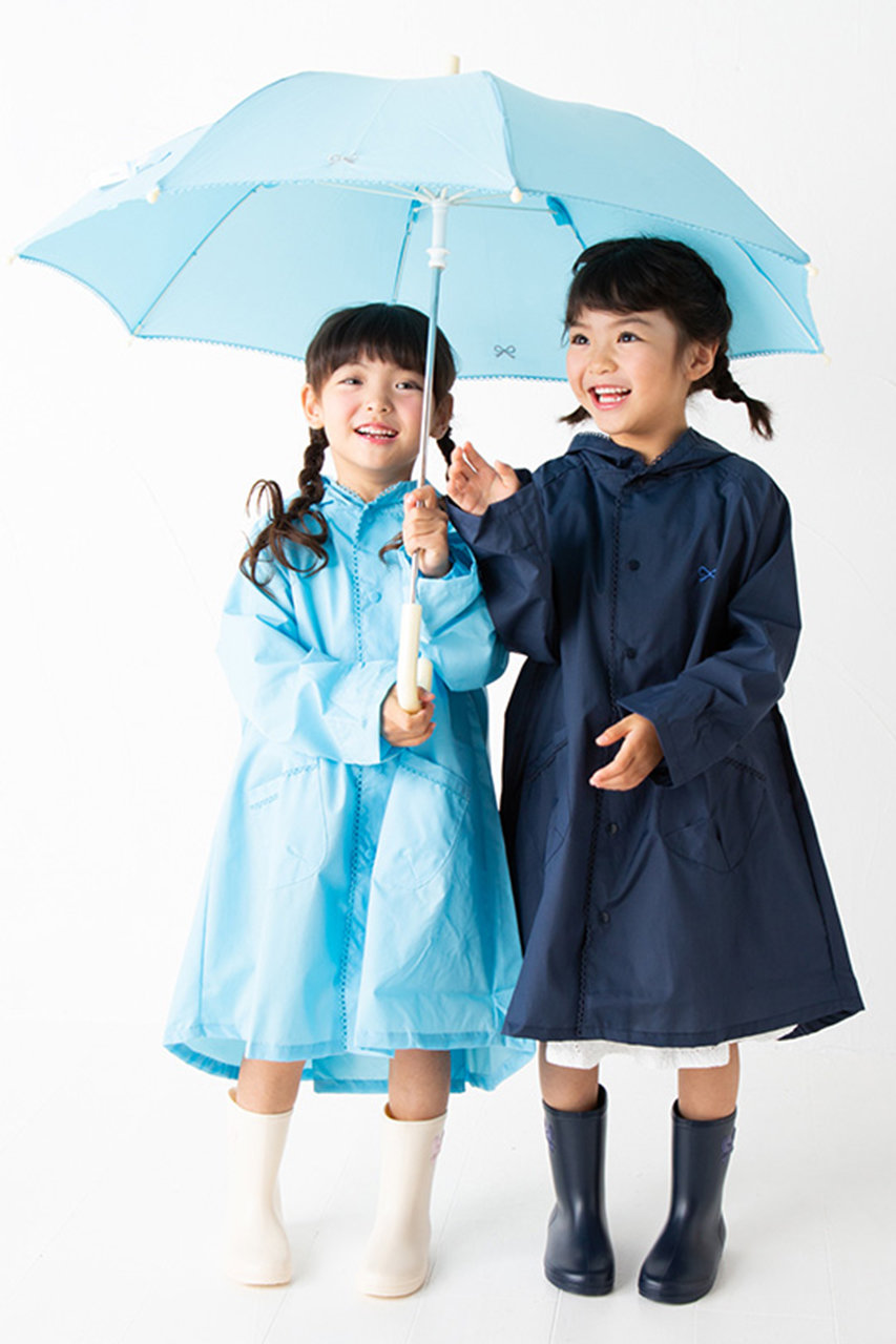 POMPKINS(ポプキンズ)｜【KIDS】リボン刺繍ﾚｲﾝｺｰﾄ/サックス の