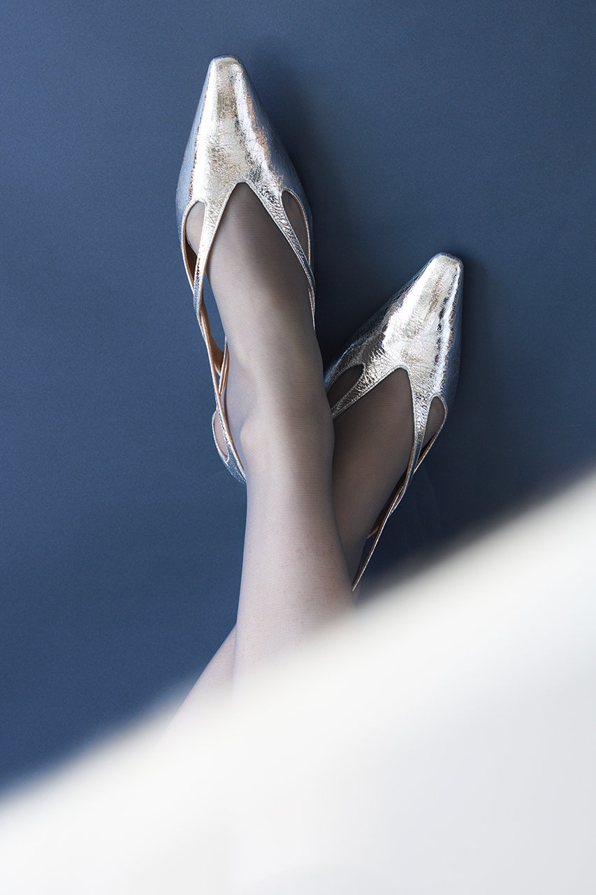 HENRI EN VARGO　シルバー　パンプス Cattleya silver オープントゥ パンプス シルバー - HENRI EN