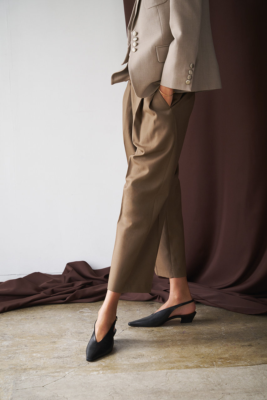 【新品✨】ヘンリエンヴァーゴ HENRIENVARGO スリングバックパンプス 新品✨】ヘンリエンヴァーゴ HENRIENVARGO スリングバック