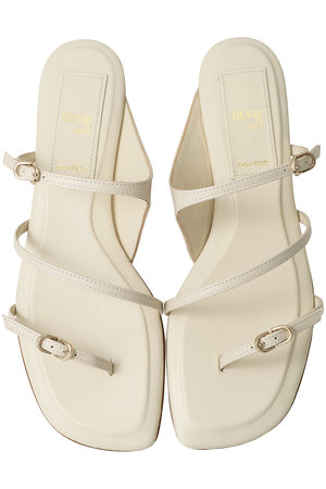 ヘンリ エン ヴァーゴ/HENRI EN VARGOのMargaret スキニーストラップフラットサンダル