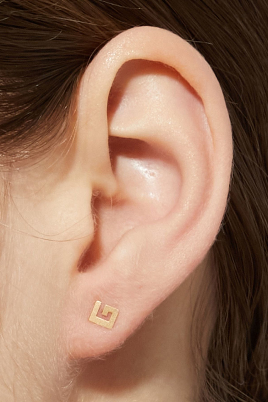 アルティーダウード　ピアス　3点セット basic] K10 一粒ダイヤモンド ピラミッドスタッズ シングルピアス