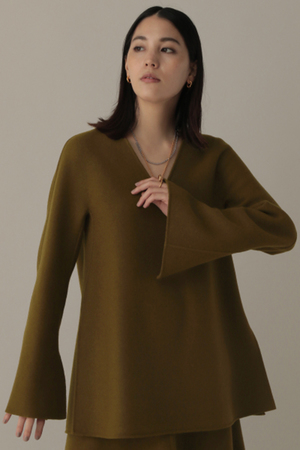 スーペリアロッタVネックプルオーバー