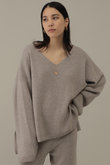 クレースムースニットＶネックプルオーバー