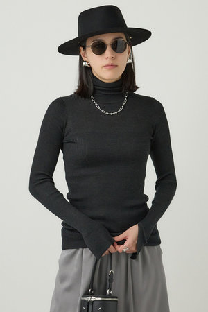 カオス/ChaosのCS18Gシルクリブタートルネック(110300/110301)