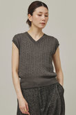 ウールリネンVネックノースリーブニット