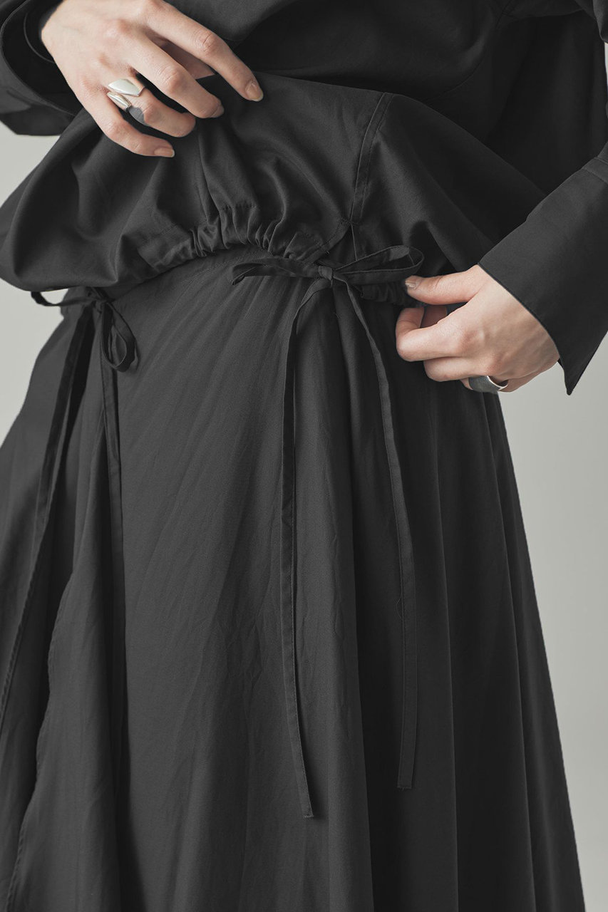 美品！　Curensology　サテンチュニックブラウス　黒　カレンソロジー 美品！ Curensology サテンチュニックブラウス 黒 カレン