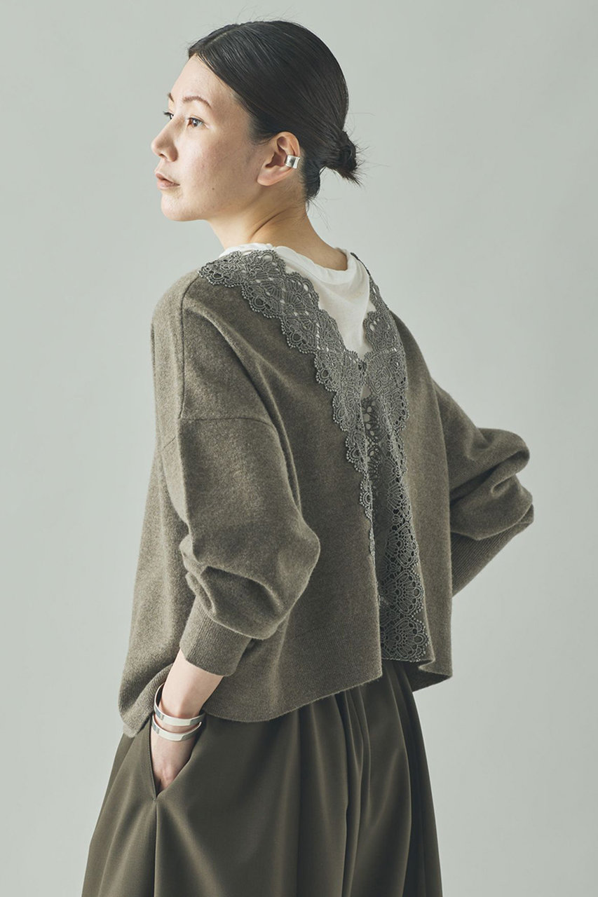 バックレースニットプルオーバー