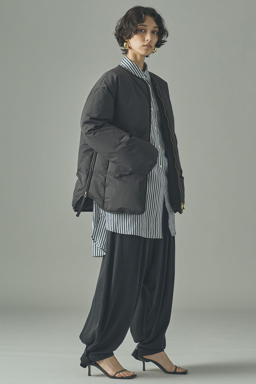 Curensology(カレンソロジー)｜サイドジップノーカラーダウン