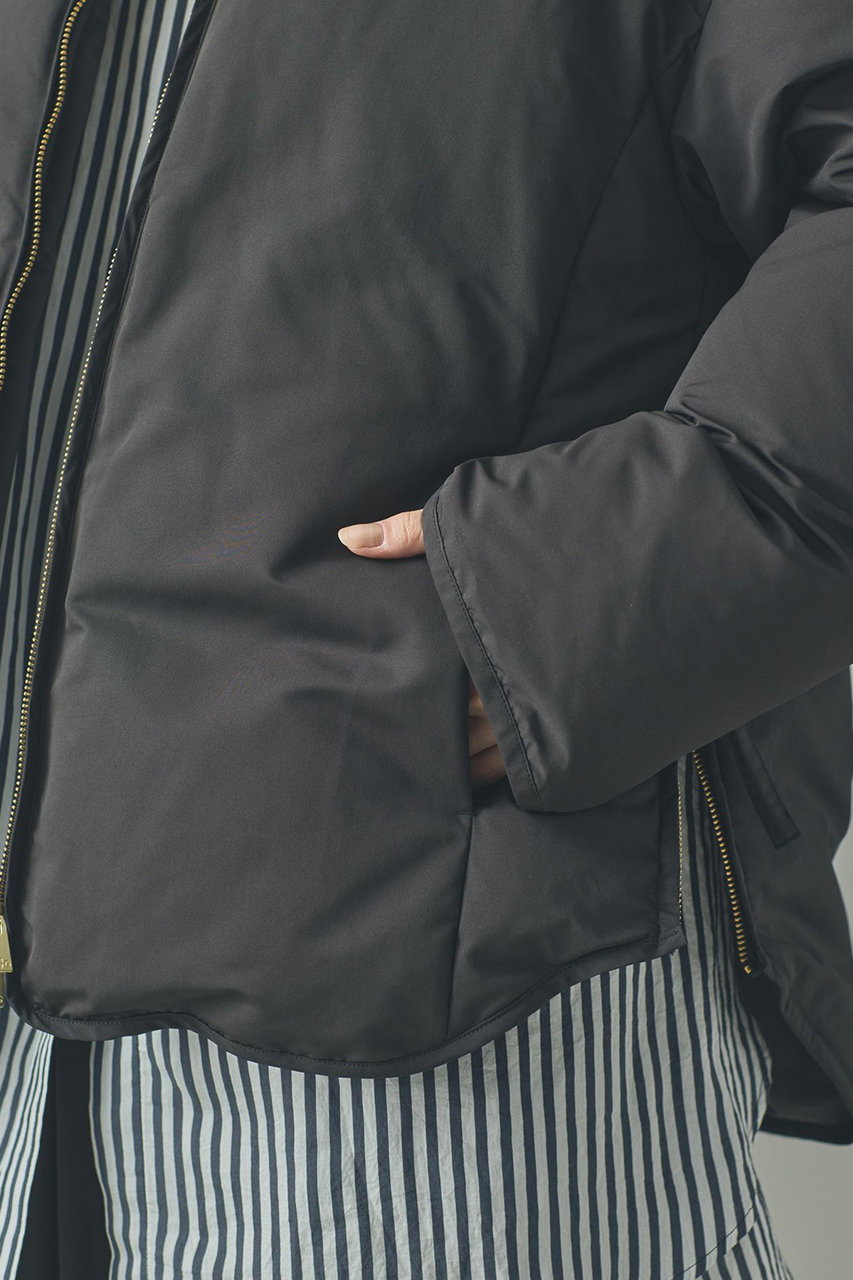 Curensology(カレンソロジー)｜サイドジップノーカラーダウン