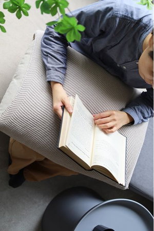 コンテックス/kontexのTUBE FITS　タオル生地ののびるまくらカバー(512000/512001)