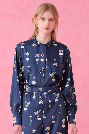 アナイ/ANAYIの【予約販売】ボタニカルサテンプリントスカーフタイ ブラウス(110400/110403)