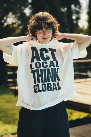 【KATHARINE HAMNETT x THIRD MAGAZINE】限定スローガンＴシャツ