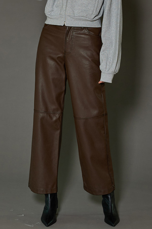 メゾンスペシャル/MAISON SPECIALのウォッシュドフェイクレザーワイドストレートパンツ(110600/110601)