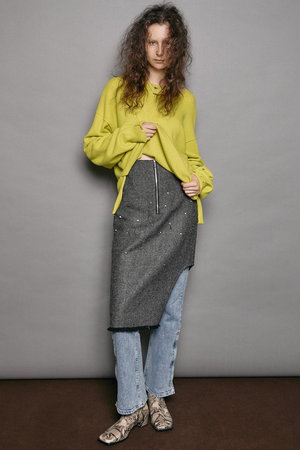 メゾンスペシャル/MAISON SPECIALのStudded Asymmetric Skirt/スタッズアシンメトリースカート(110700/110702)