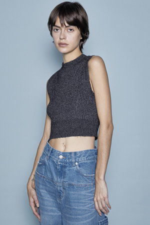 メゾンスペシャル/MAISON SPECIALのCurl Yarn Short Length Sleeveless Knit Tops/カールヤーンショートノースリーブニット(110300/110301)