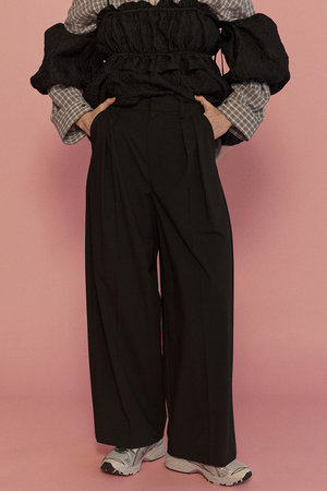 メゾンスペシャル/MAISON SPECIALの2タックカーブワイドテーパードパンツ(110600/110601)