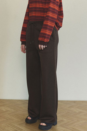 メゾンスペシャル/MAISON SPECIALのSide Rhinestone Pants/サイドラインストーンパンツ