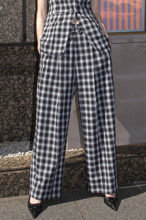 メゾンスペシャル/MAISON SPECIALのTwo Tuck Barrel Trousers/ツータックバレルスラックス(110600/110601)