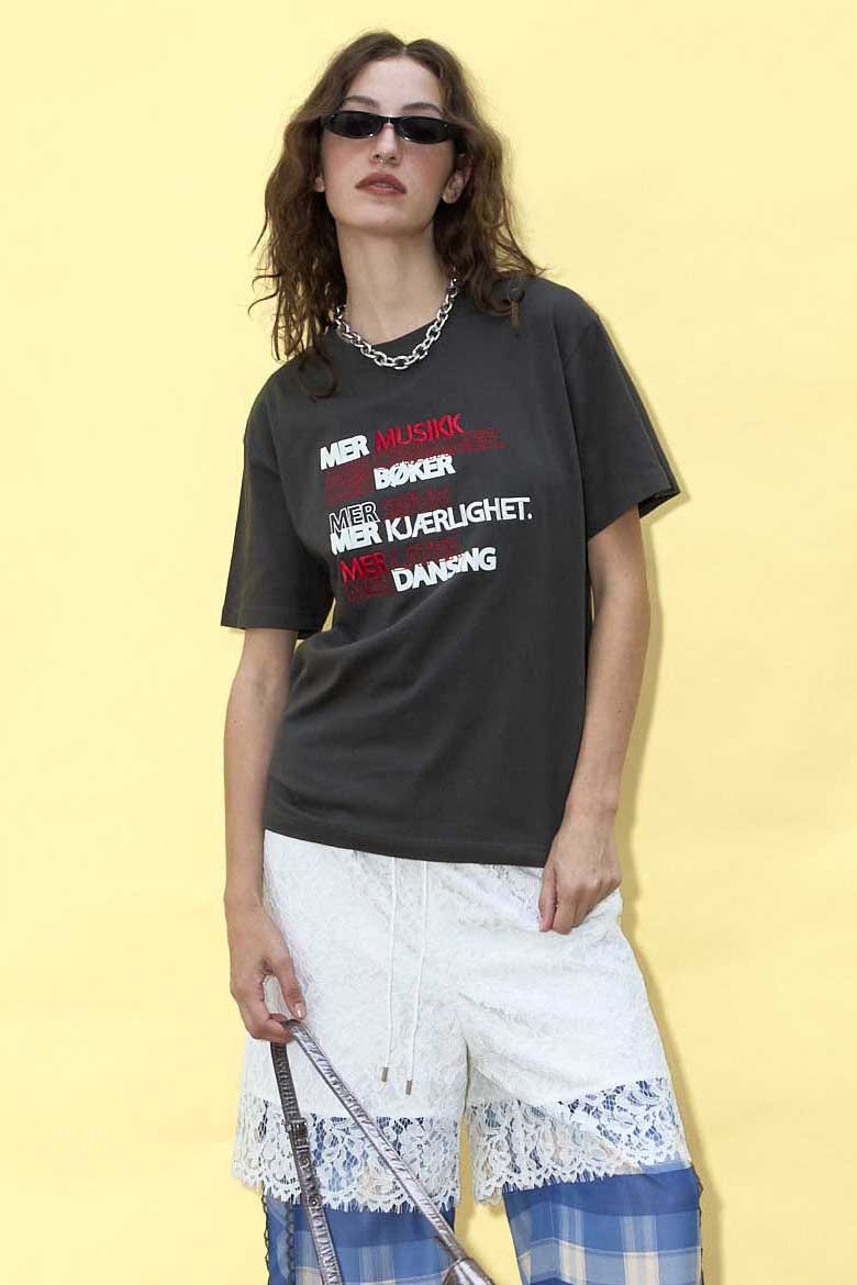 MAISON SPECIAL(メゾンスペシャル)｜LOVE LIFF Embroidery T-shirt