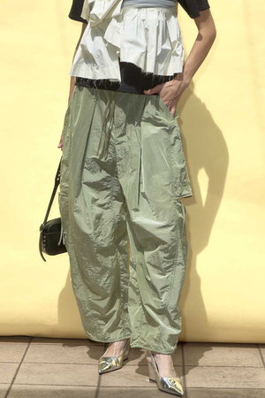 メゾンスペシャル/MAISON SPECIALのSide Zipper Parachute Pants/サイドファスナーパラシュートパンツ(110600/110601)