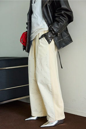 メゾンスペシャル/MAISON SPECIALのDocking Rhinestone Easy Pants/ドッキングラインストーンイージーパンツ(110600/110601)