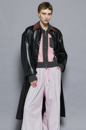 メゾンスペシャル/MAISON SPECIALのfaux Leather  Balmacaan Coat/フェイクレザーステンカラーコート(110900/110903)