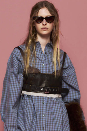 メゾンスペシャル/MAISON SPECIALのBelted faux Leather Bustier/ベルテッドフェイクレザービスチェ(110400/110401)