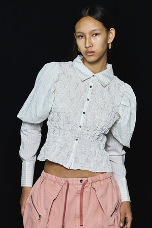 メゾンスペシャル/MAISON SPECIALのPuff Sleeves Shirring Shirt/パフスリーブシャーリングシャツ(110400/110403)