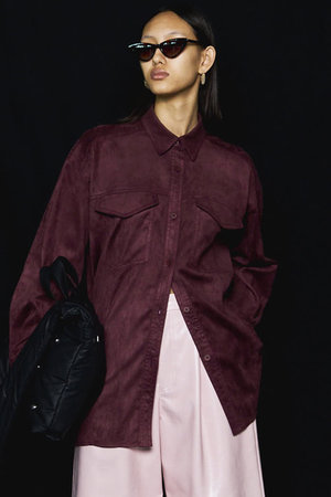 メゾンスペシャル/MAISON SPECIALのBicolor Stitched Suede Shirt/バイカラーステッチスエードシャツ(110400/110403)