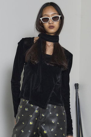 メゾンスペシャル/MAISON SPECIALのSheer Velour Asymmetrical Tops/シアーベロアアシメトップス(110100/110103)