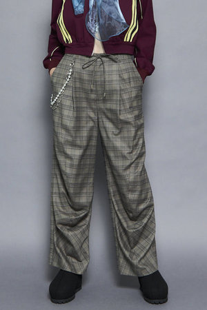 メゾンスペシャル/MAISON SPECIALのWith Chain Belt Draped Hem Slacks/チェーンベルト付きドレープヘムスラックス(110600/110601)