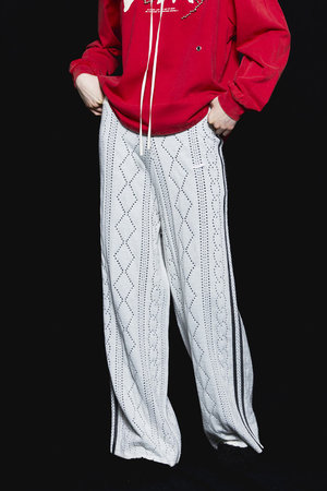 メゾンスペシャル/MAISON SPECIALのOpenwork Knitting Track Pants/透かし編みニットトラックパンツ(110600/110601)