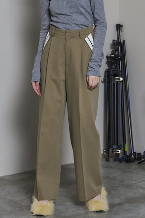 メゾンスペシャル/MAISON SPECIALのCenter Crease Straight Pants/センタープレスストレートパンツ(110600/110601)