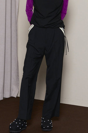 メゾンスペシャル/MAISON SPECIALのCenter Crease Straight Pants/センタープレスストレートパンツ(110600/110601)