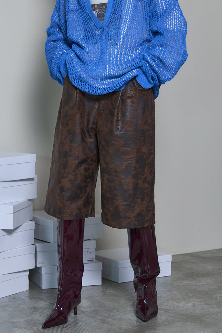 パンツ BEAMS cow leather shorts パンツ BEAMS cow leather shorts Cow Pattern Leather Shorts