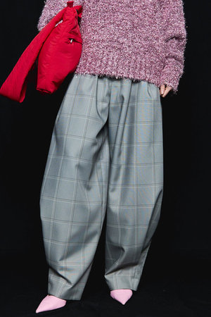 メゾンスペシャル/MAISON SPECIALのTuck Balloon Volume Pants/タックバルーンボリュームパンツ(110600/110601)