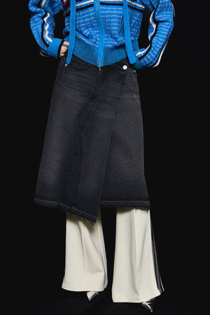 メゾンスペシャル/MAISON SPECIALのAsymmetry Denim Skirt/アシンメトリーデニムスカート(110700/110703)